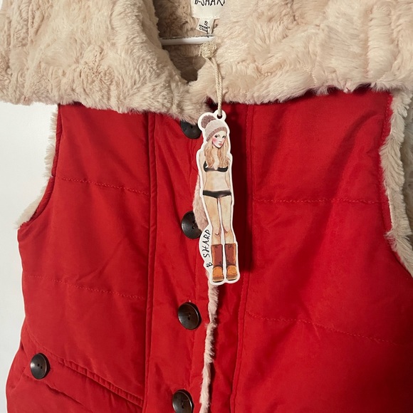 NWT Women’s Winter Vest - Picture 2 of 3